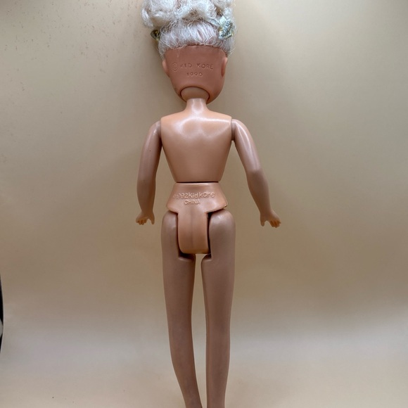 Vintage kids kore 1992 vintage Doll with Blonde curly Hair - Picture 3 of 10